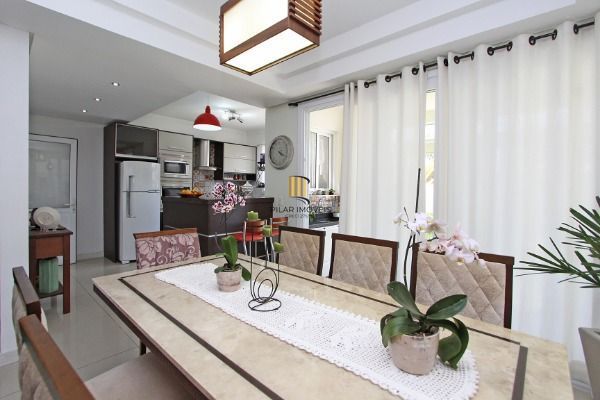 Casa para Venda - 236m², 5 dormitórios, sendo 4 suites, 2 vagas - Lagos De Nova Ipanema