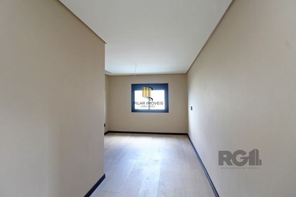 Casa em Porto Alegre, no bairro Hípica, com 3 dormitório(s), e 3 banheiros, à venda.