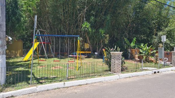 Casa para Venda - 120m², 2 dormitórios, 2 vagas - Cavalhada