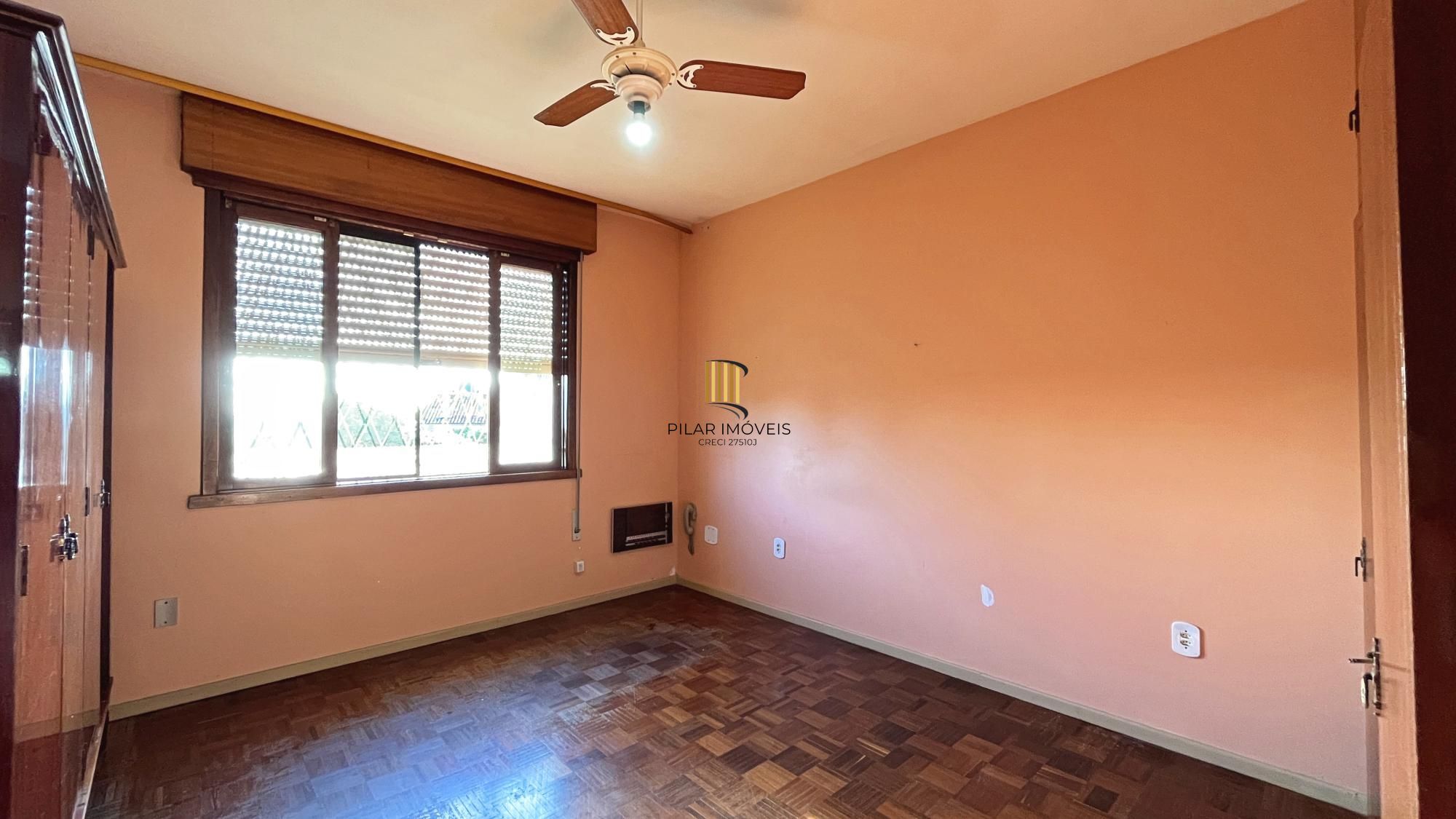 Casa 4 dormitórios no bairro Glória
