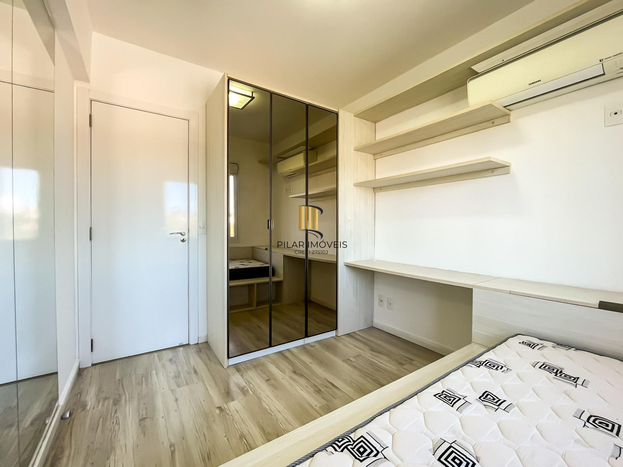 Apartamento de 2 dormitórios no Cristal