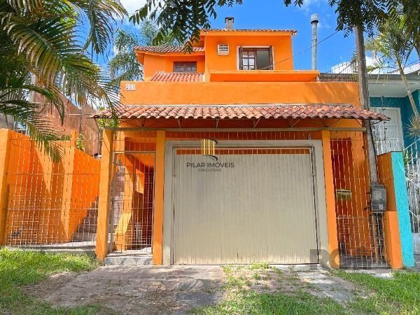 Casa para Venda - 144m², 2 dormitórios, 2 vagas - Lomba do Pinheiro