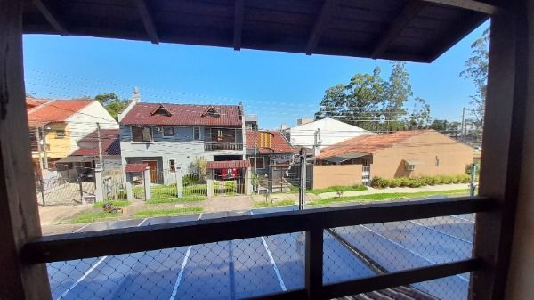 Casa em Porto Alegre, no bairro Hípica, com 3 dormitório(s), à venda.