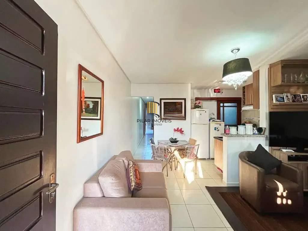 Casa 2 dormitórios no bairro Hípica