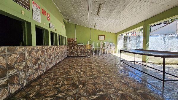 Apartamento em Porto Alegre, no bairro Vila Nova, com 1 dormitório(s), e 1 banheiros, à venda.