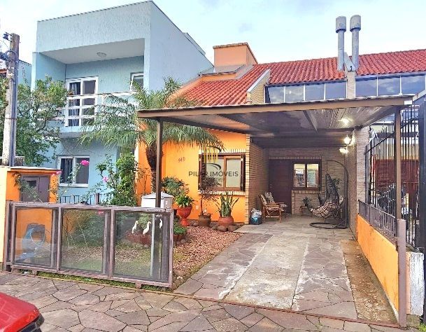 EXCELENTE Sobrado com 4 dormitórios sendo um no andar térreo, no Residencial Lagos de Nova Ipanema.