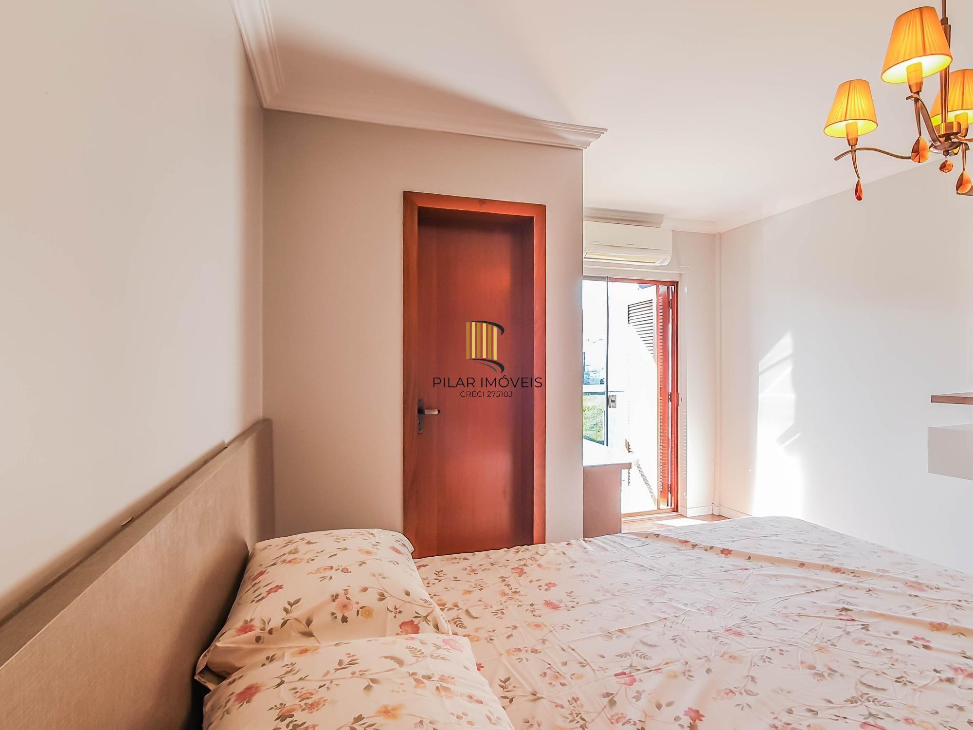 Sobrado 3 dormitórios com suíte totalmente mobiliado próximo a escola Cesi no bairro Hípica !
