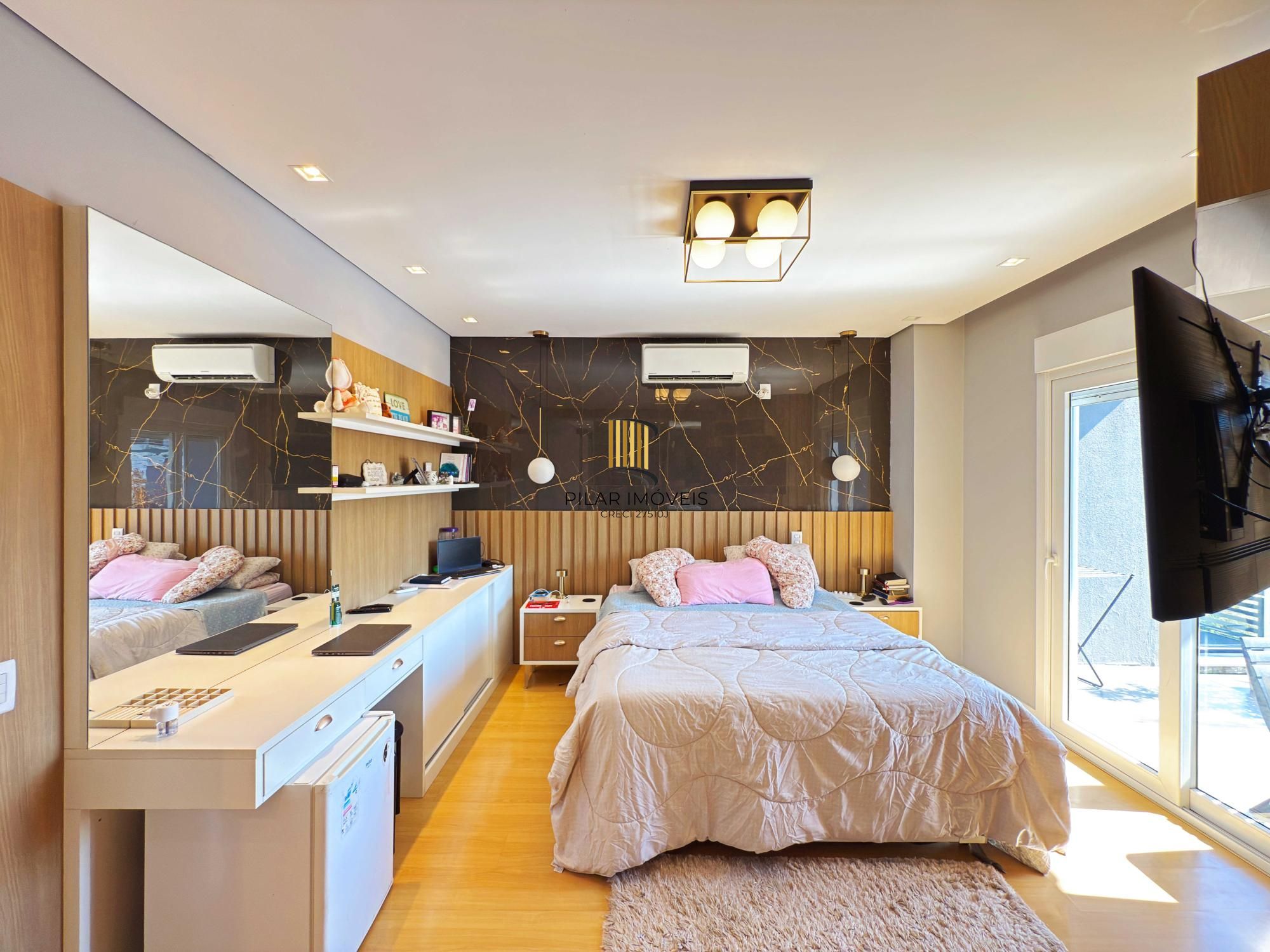 Em busca de uma casa espaçosa e cheia de comodidades no bairro Hípica