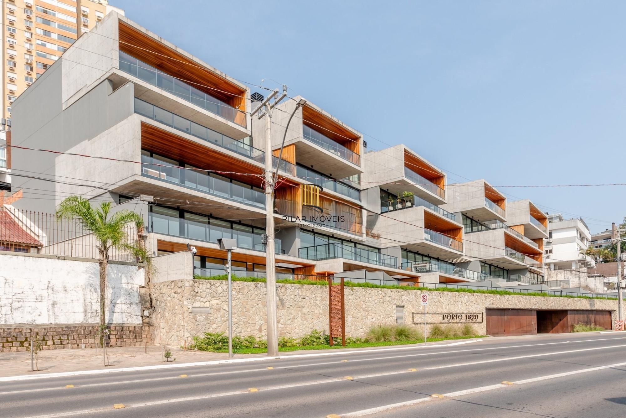 Belíssimo apartamento com projeto diferenciado e vista deslumbrante para o pôr do sol do Guaíba.