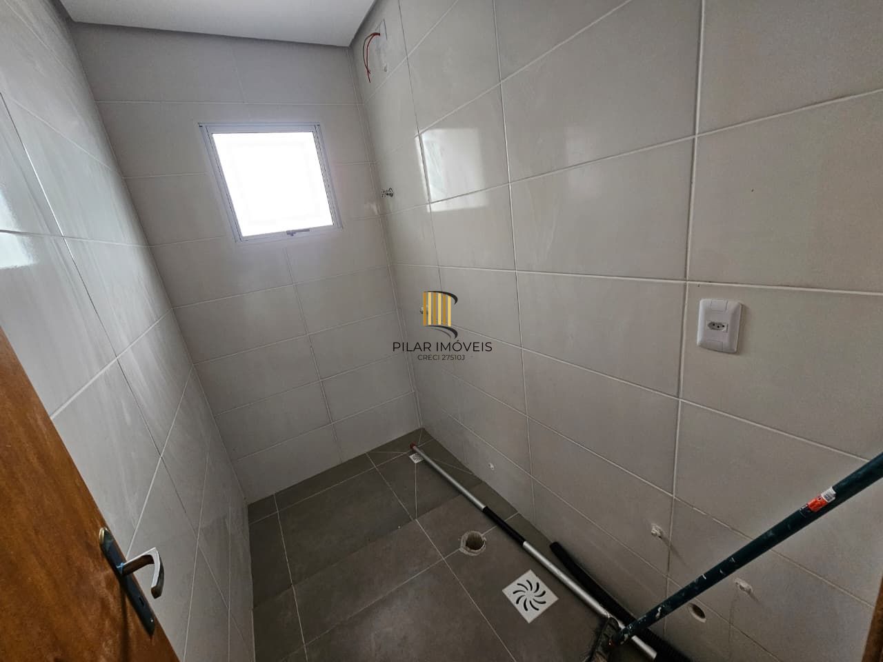 Casa em Porto Alegre, no bairro Restinga, com 2 dormitório(s), e 2 banheiros, à venda.