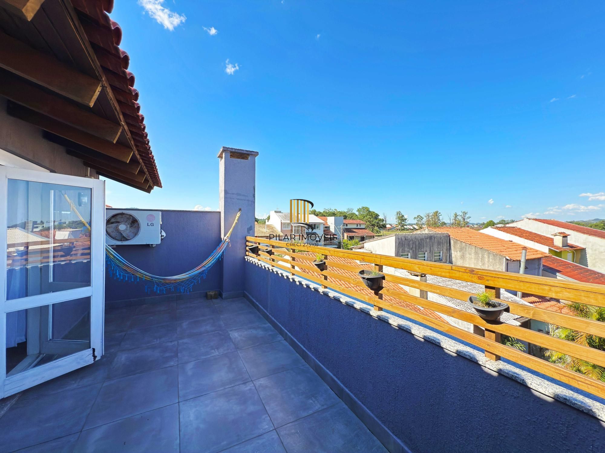 Em busca de uma casa espaçosa e cheia de comodidades no bairro Hípica