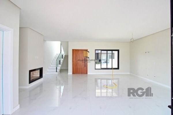 Casa Condominio em Porto Alegre, no bairro Ipanema, com 3 dormitório(s), à venda.
