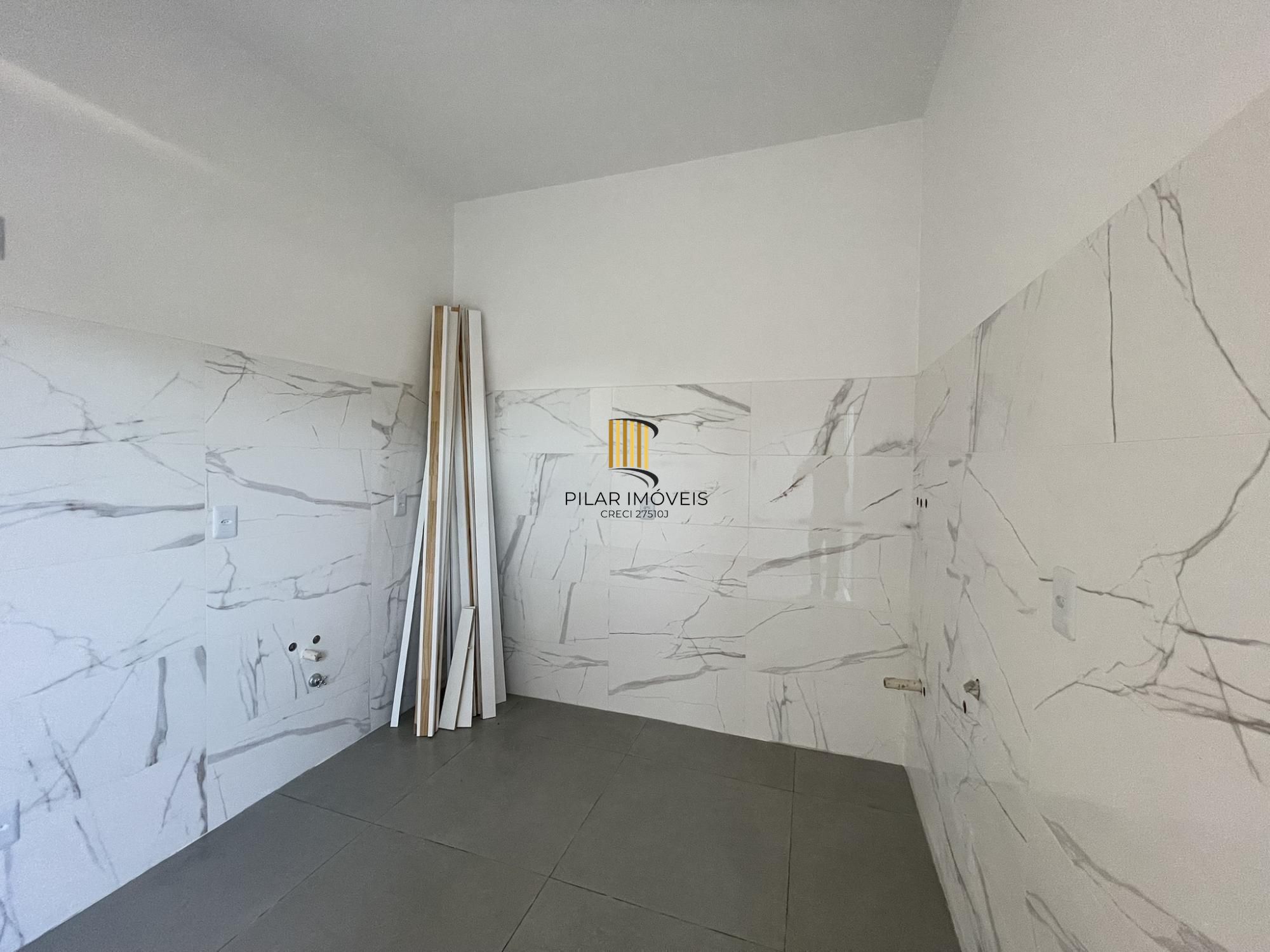 Casa Condominio em Porto Alegre, no bairro Nonoai, com 2 dormitório(s), e 2 banheiros, à venda.