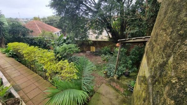 Casa Condominio em Porto Alegre, no bairro Espírito Santo, com 3 dormitório(s), e 3 banheiros, à venda.