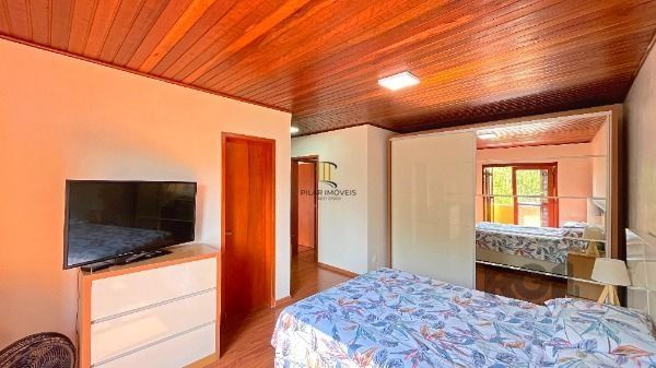 Casa 3 dormitórios no bairro Hípica