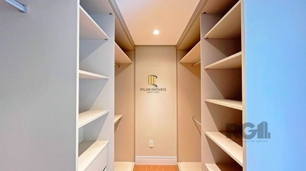 Casa Condominio para Venda - 364m², 3 dormitórios, sendo 3 suites, 2 vagas - Pedra Redonda