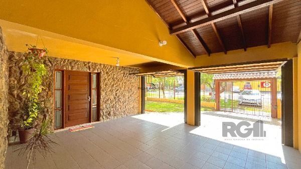 Casa 3 dormitórios no bairro Hípica