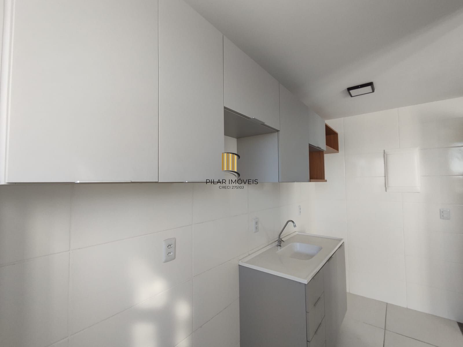 Apartamento 2 dormitórios, com garagem, bairro Tristeza.