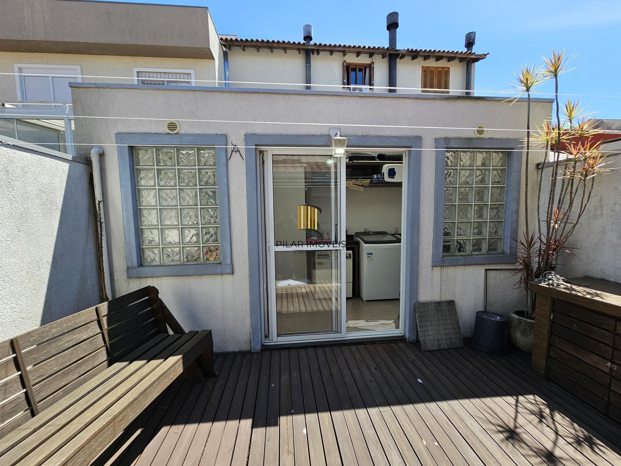 Casa 3 dormitórios com 180,00m² de área construída no Hipica Boulevard, próximo Escola Cesi e Desco Atacado !