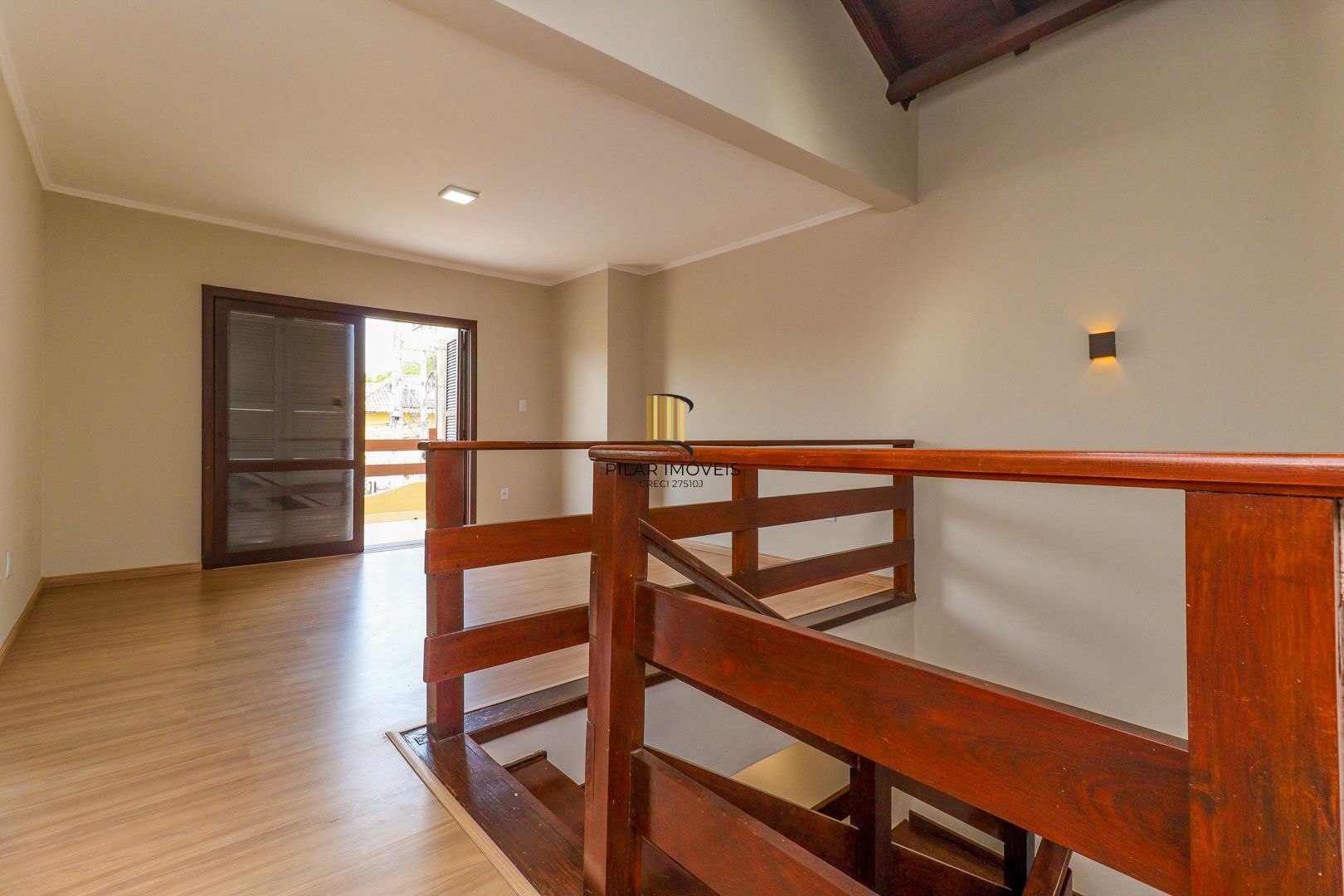 Excelente residência com 4 dormitórios