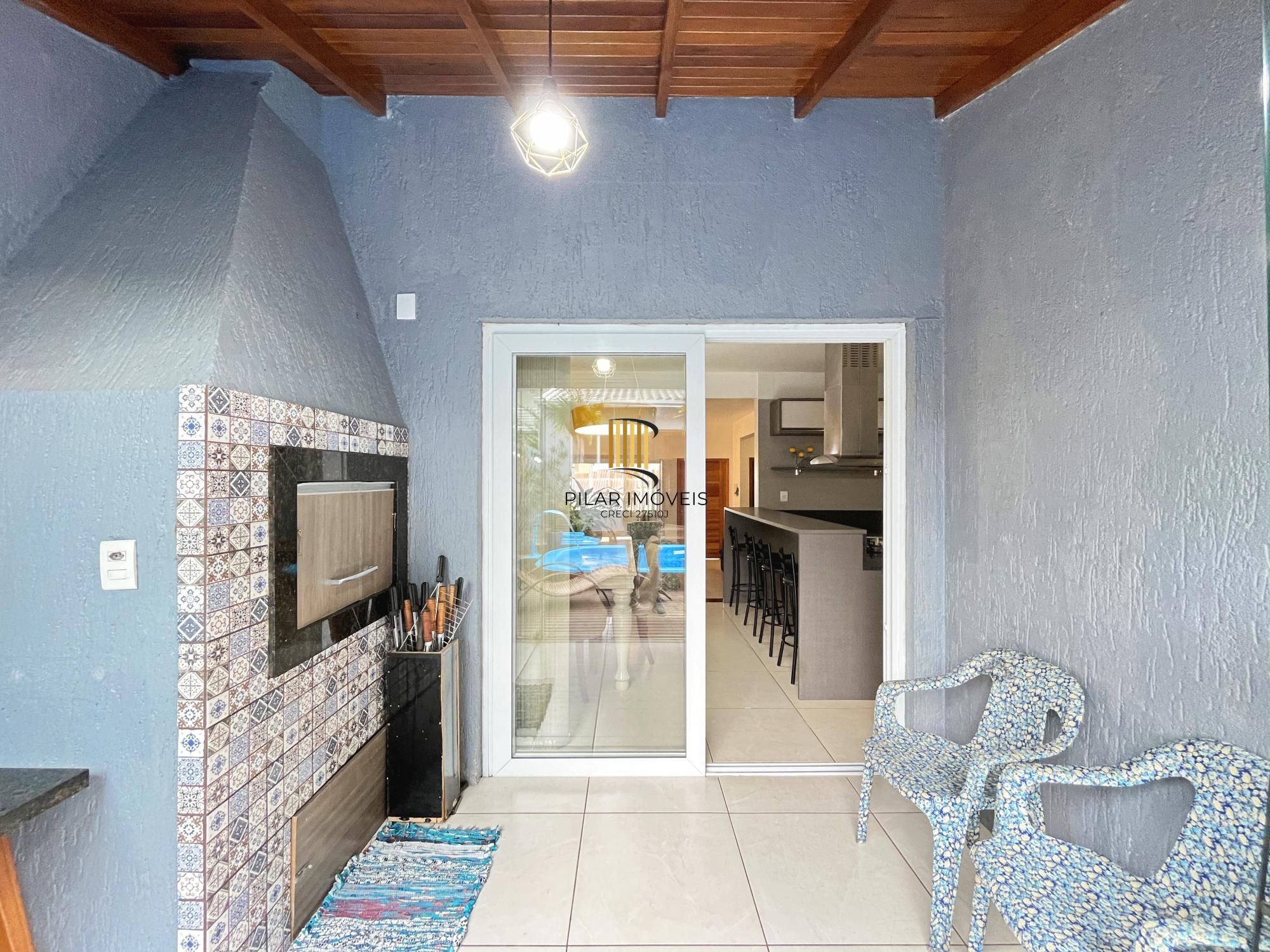Casa 4 dormitórios no bairro Hípica
