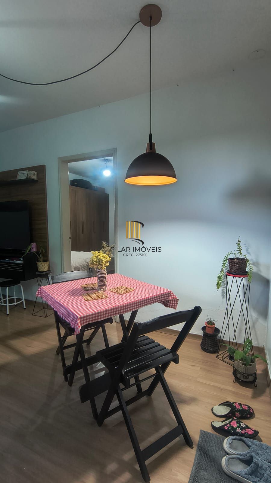 Apartamento térreo com um dormitório, com suíte, totalmente mobiliado no bairro Camaquã
