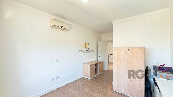 Casa Condominio em Porto Alegre, no bairro Hípica, com 3 dormitório(s), e 3 banheiros, à venda.