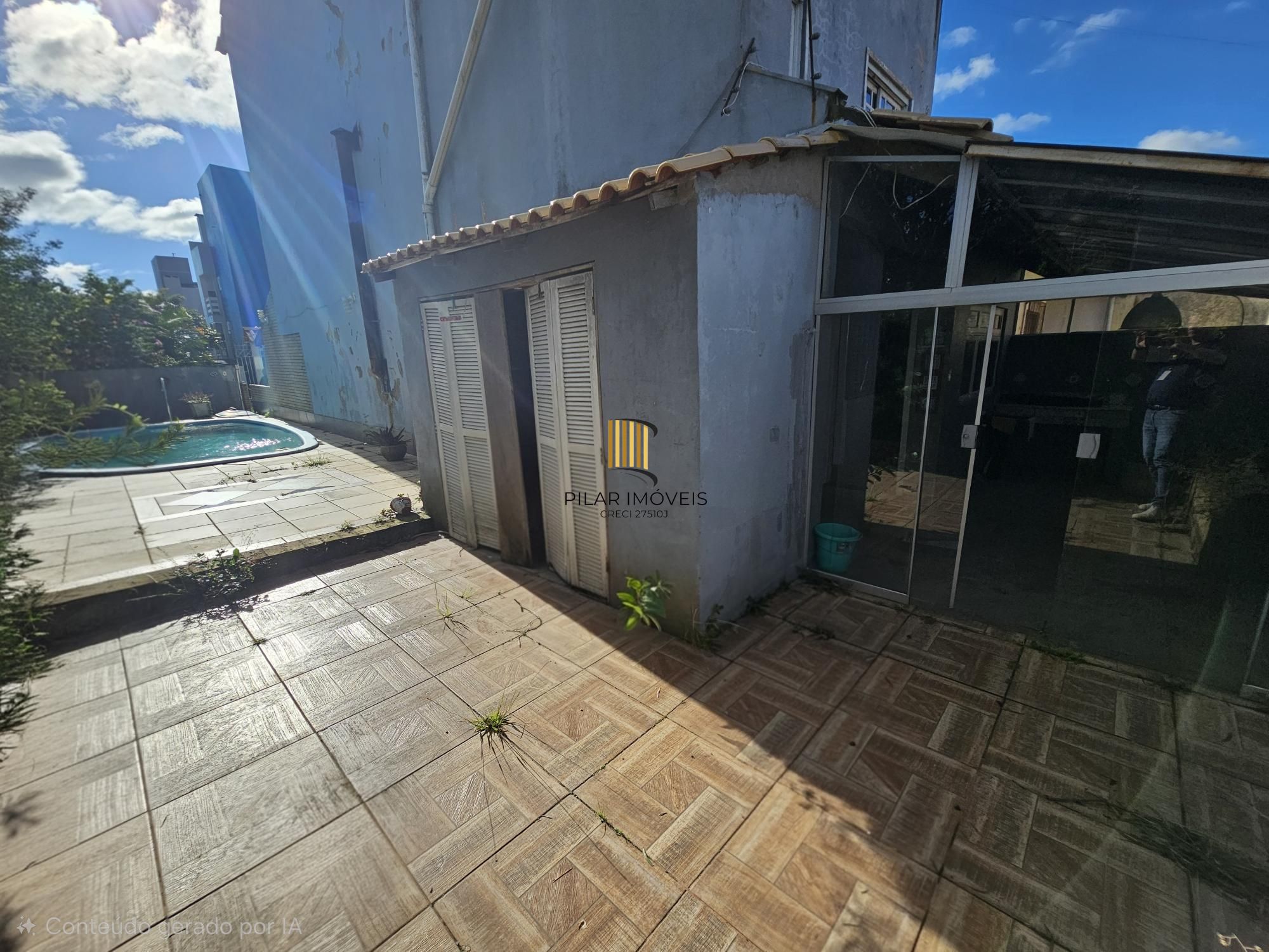 Casa com piscina para Venda - 189.91m², 3 dormitórios, sendo 1 suítes, 2 vagas - Hípica
