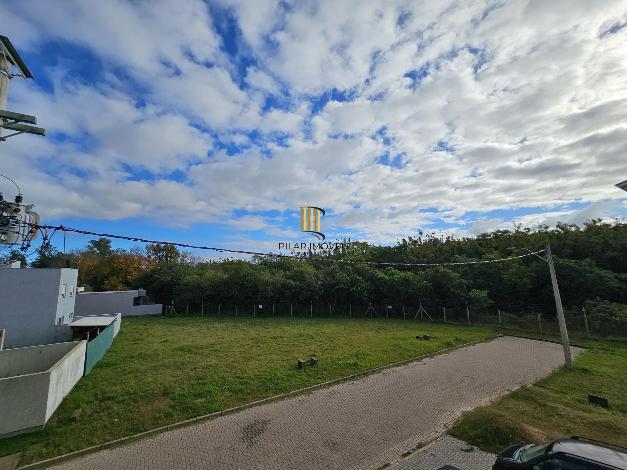 Casa Condominio em Porto Alegre, no bairro Campo Novo, com 3 dormitório(s), e 3 banheiros, à venda.