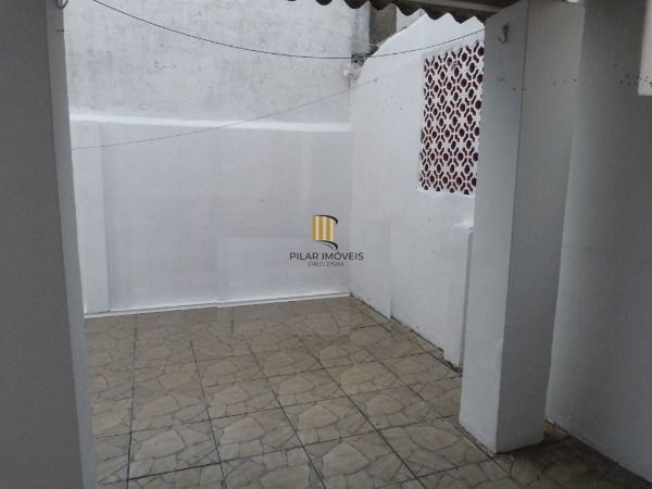 Casa para Venda - 90m², 3 dormitórios, 1 vaga - Restinga
