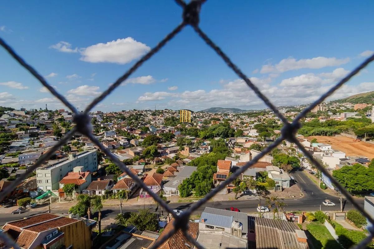 Apartamento 2 dormitórios, com suíte, churrasqueira, e vaga escriturada.