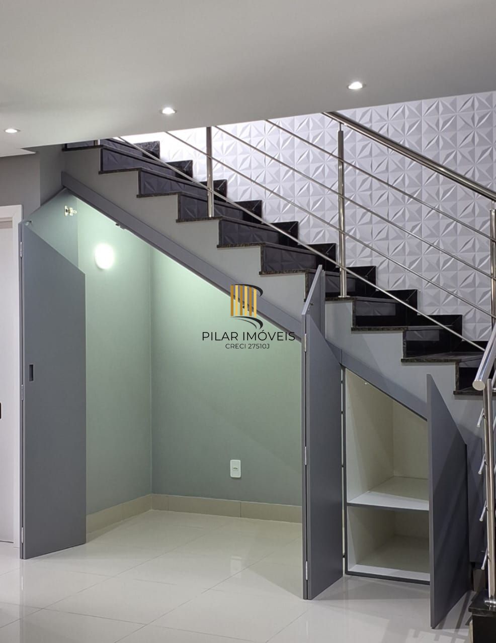 Casa 3 dormitórios no bairro Hípica