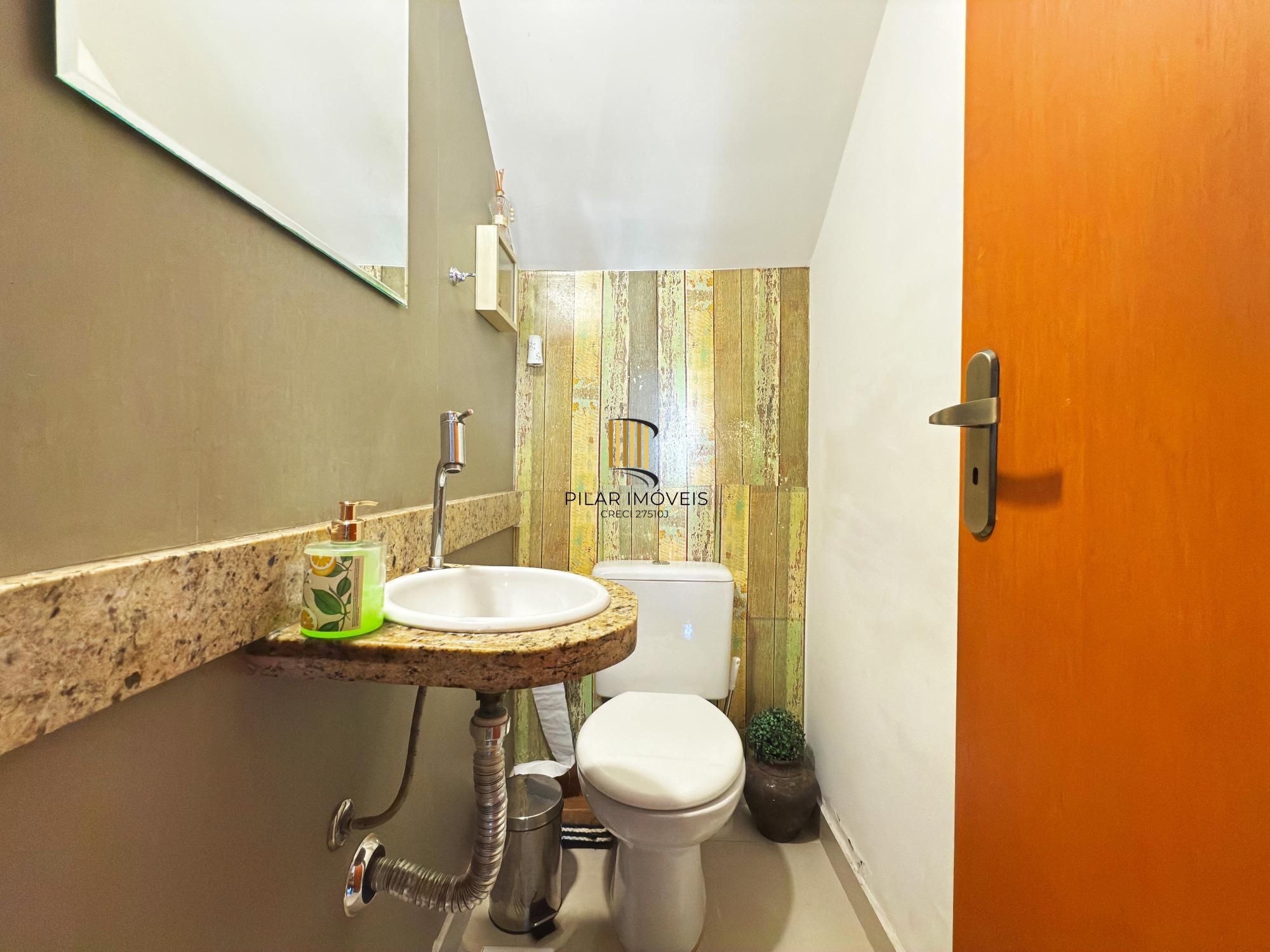 Casa para Venda - 138m², 3 dormitórios, sendo 1 suites, 2 vagas - Hípica