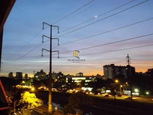 Apartamento para Venda - 80m², 3 dormitórios, 1 vaga - Menino Deus