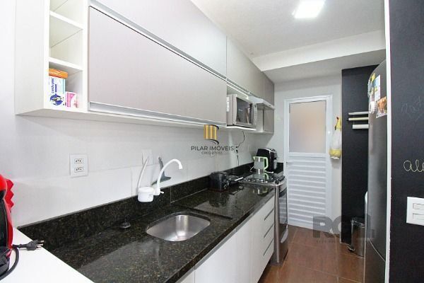 Apartamento em Porto Alegre, no bairro Vila Nova, com 2 dormitório(s), e 2 banheiros, à venda.