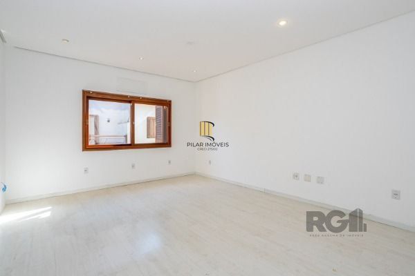 Casa Condominio em Porto Alegre, no bairro Jardim Isabel, com 3 dormitório(s), à venda.