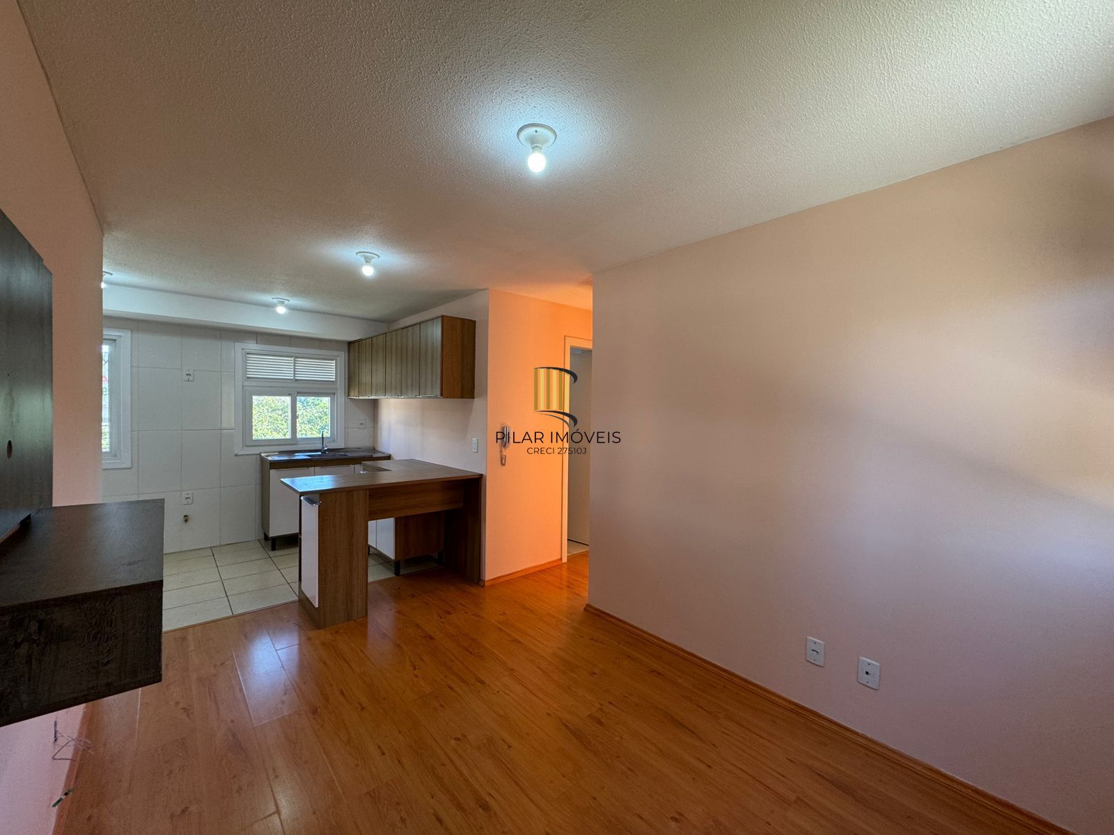 Apartamento 2 dormitório(s),com 1 vaga de garagem coberta à venda.