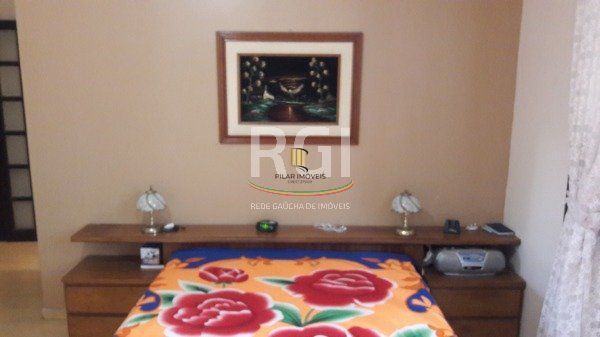 Casa para Venda - 190m², 3 dormitórios, sendo 1 suites, 2 vagas - Cavalhada