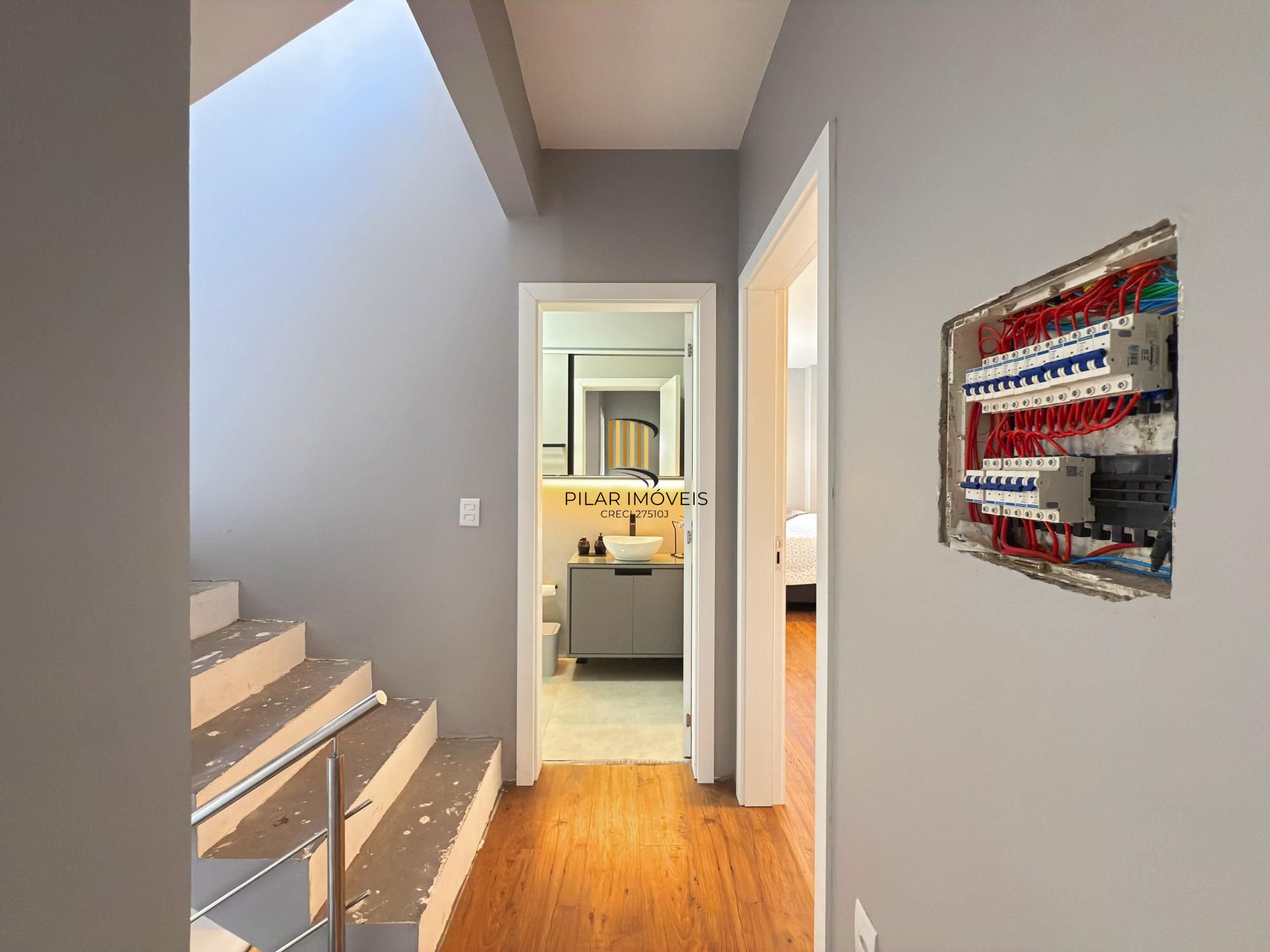 Casa moderna com 3 dormitórios com pátio grande e vista para o Rio Guaíba!