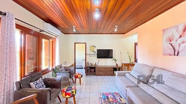 Casa 4 dormitórios no bairro Restinga