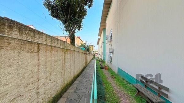 Apartamento em Porto Alegre, no bairro Cristal, com 1 dormitório(s), e 1 banheiros, à venda.