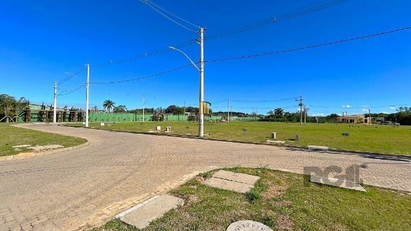 Lindo terreno em condomínio fechado 7x21m, Ipanema Garden, bairro Hípica.