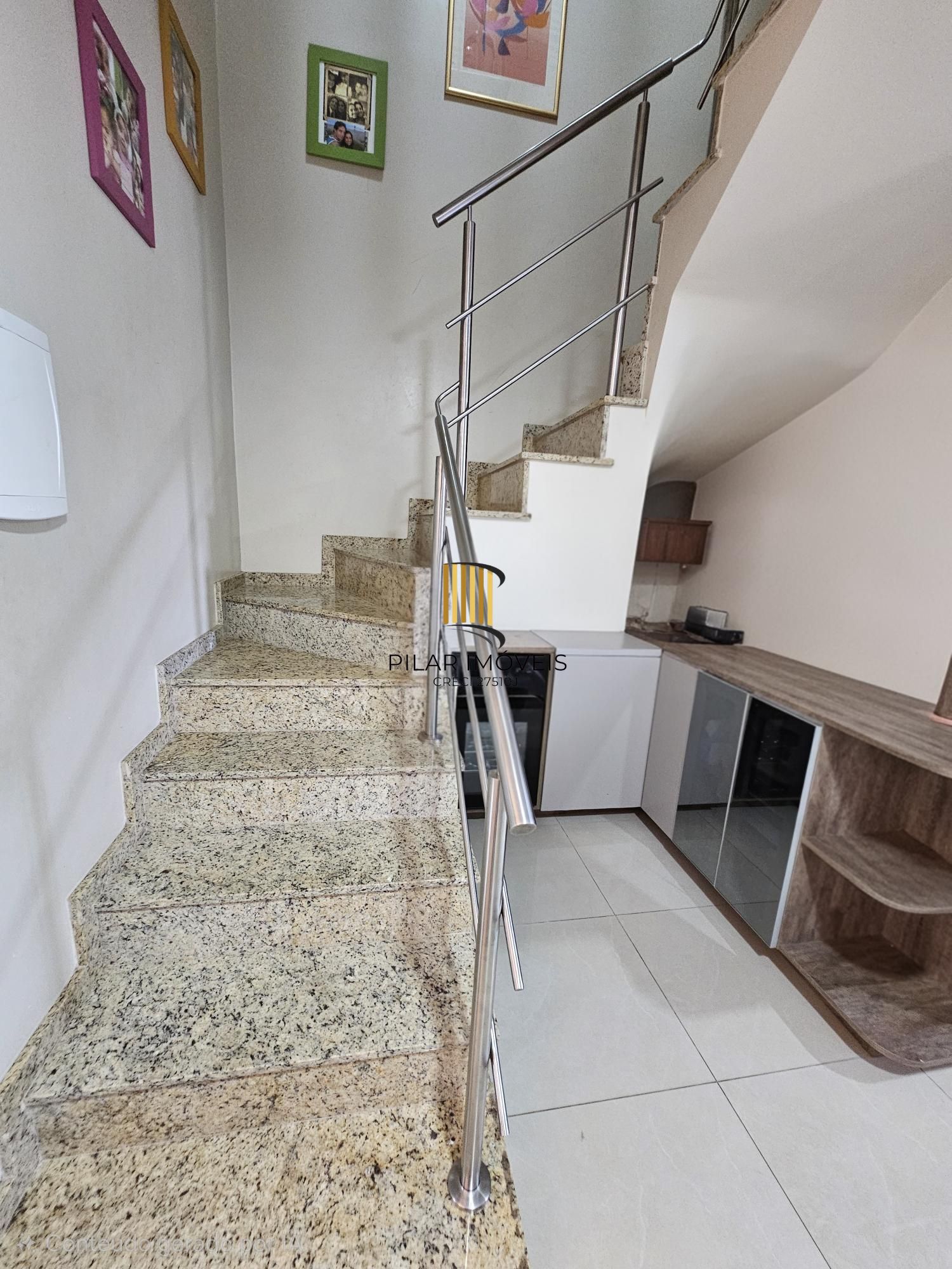 Casa 3 dormitórios com 180,00m² de área construída no Hipica Boulevard, próximo Escola Cesi e Desco Atacado !