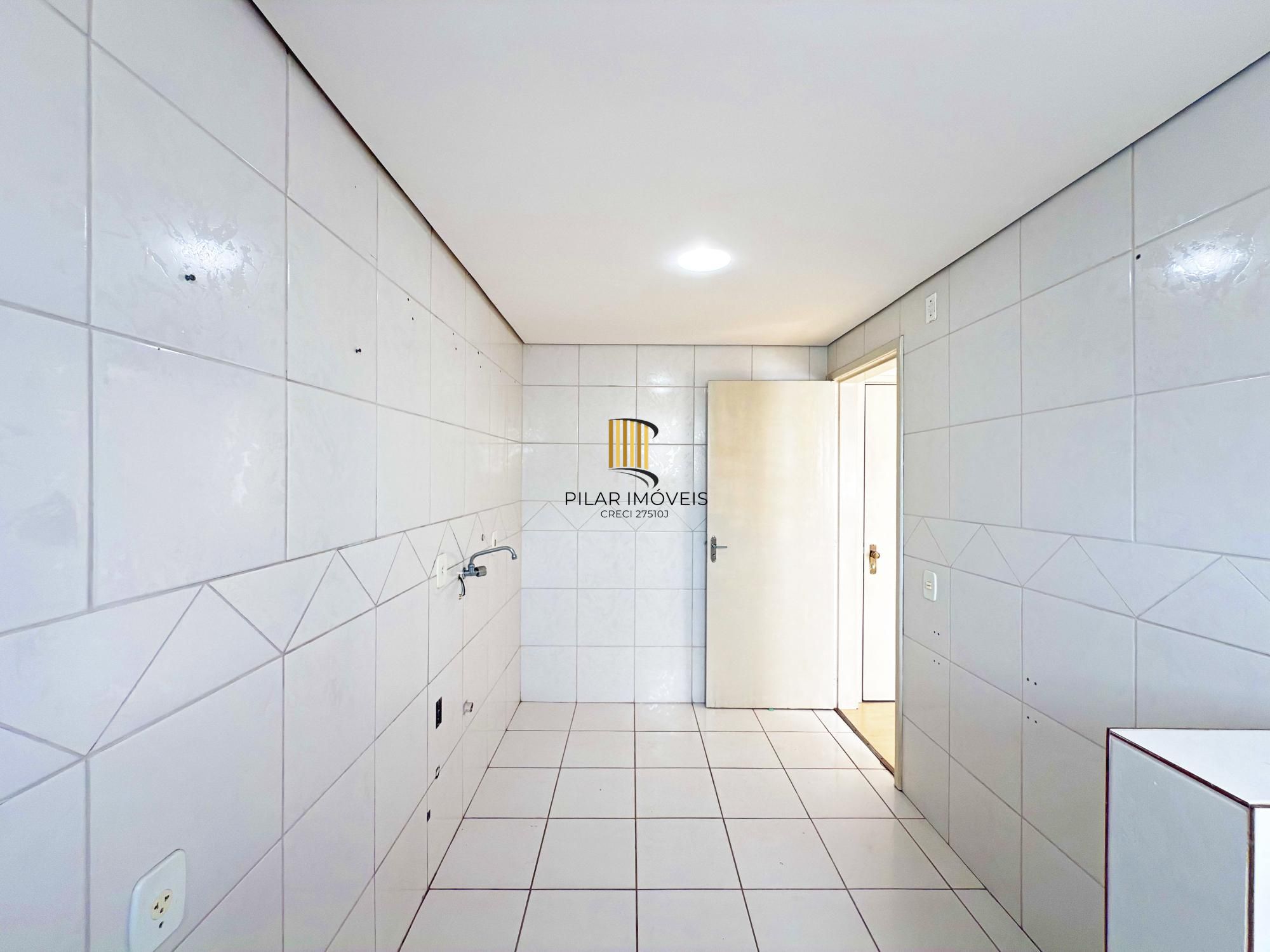 Apartamento de 2 dormitórios junto a Protásio Alves