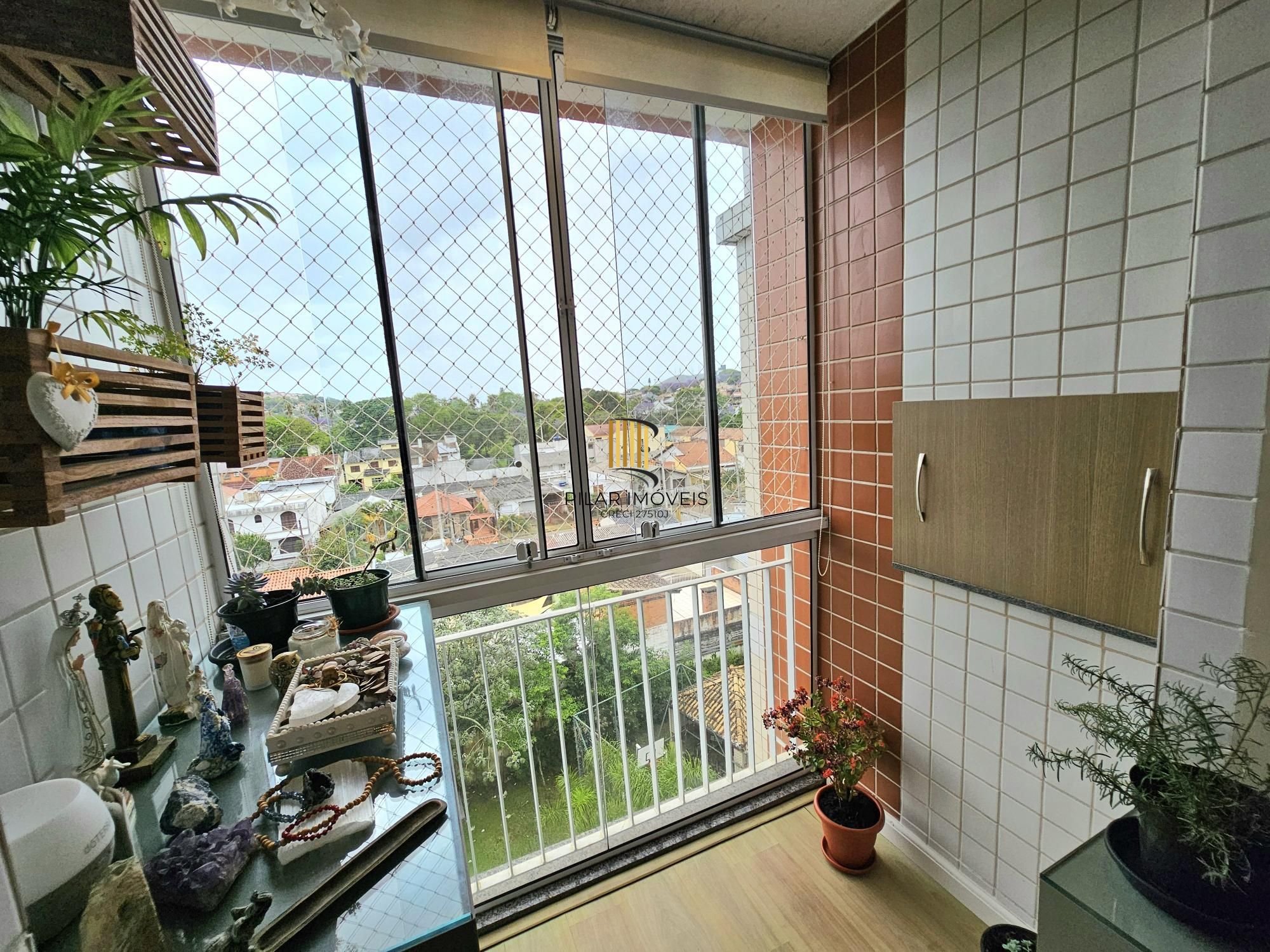 Lindo apartamento 2 dorm com suite e churrasqueira no bairro Cristal!