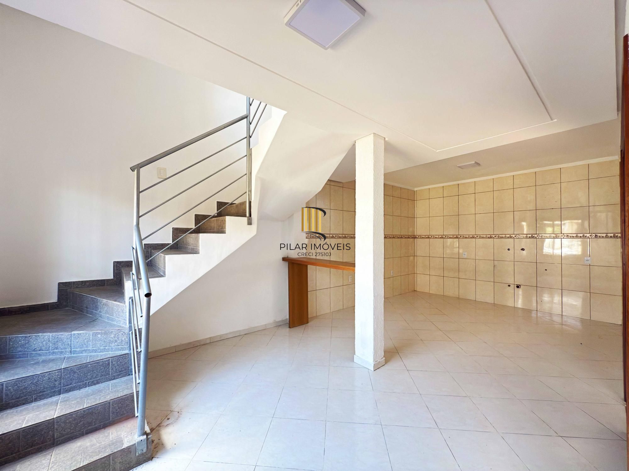 Casa 2 dormitórios no bairro Hípica