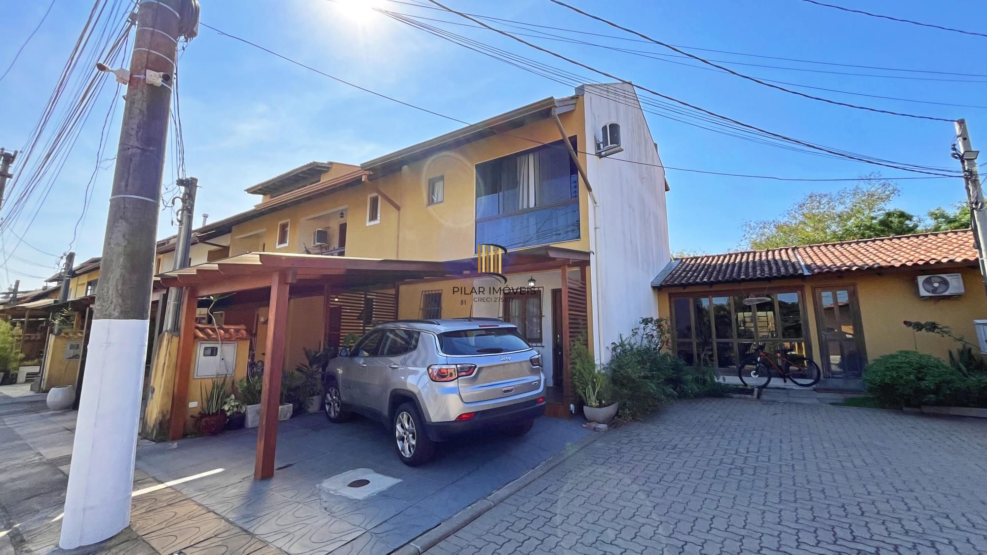 Casa de Condomínio 3 dormitórios no bairro Aberta dos Morros