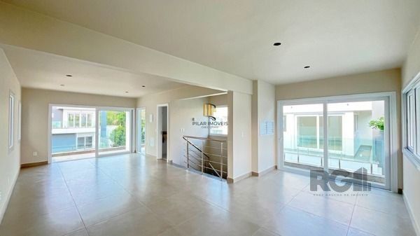 Casa Condominio para Venda - 364m², 3 dormitórios, sendo 3 suites, 2 vagas - Pedra Redonda