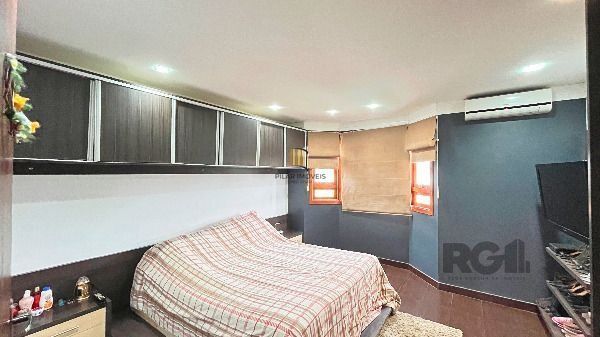 Casa em Porto Alegre, no bairro Hípica, com 3 dormitório(s), e 3 banheiros, à venda.
