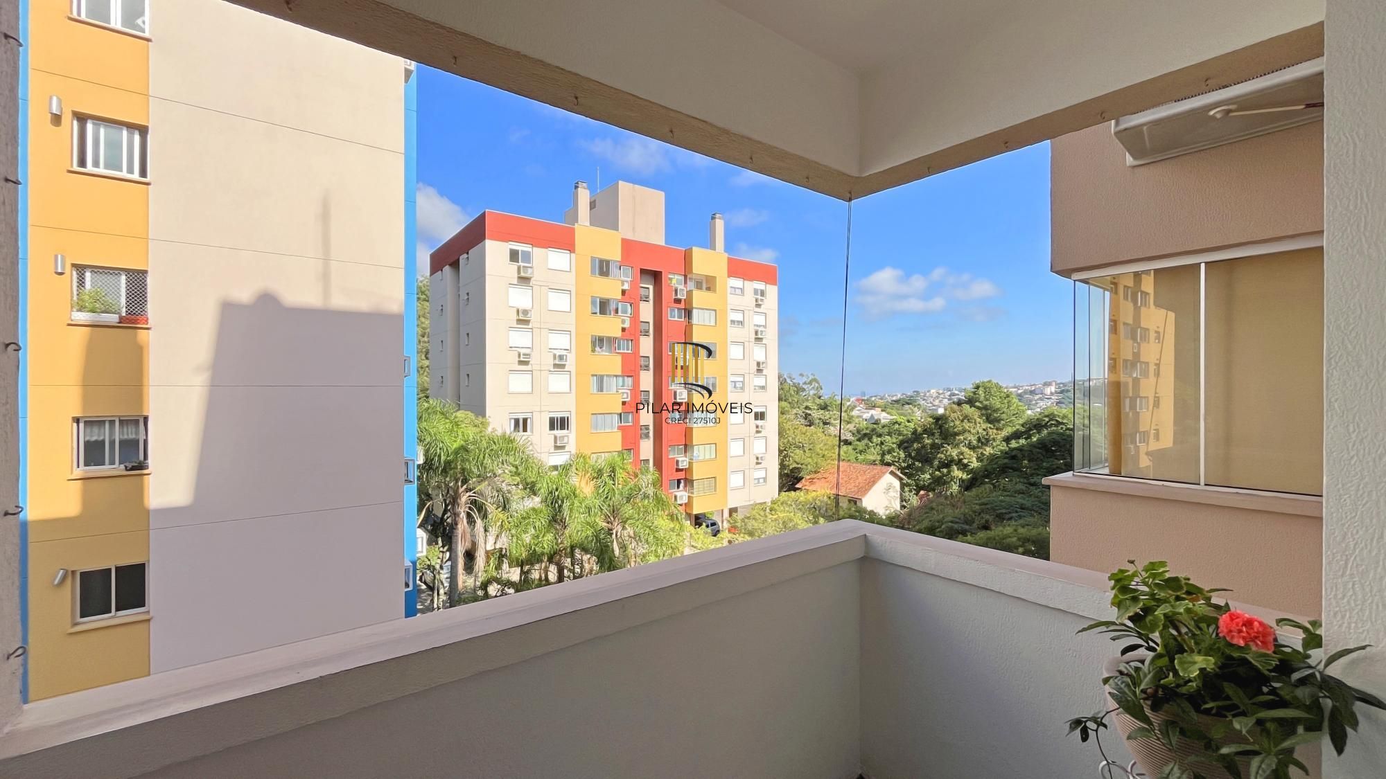 Apartamento 2D, sacada com churrasqueira, elevador e box escriturado
